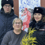 Участковые уполномоченные полиции в рамках акции «8 марта - в каждый дом!» поздравили девушек и женщин с наступающим Международным женским днем - Чусовской городской округ